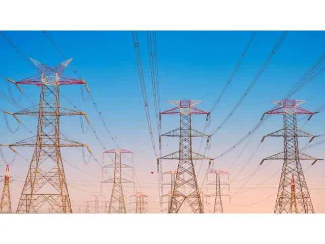 ČEZ snižuje ceny elektřiny a plynu, úspora pro domácnosti dosáhne až 9000 Kč ročně