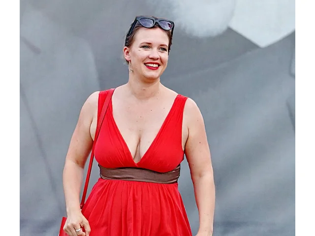 Mezinárodní den bez podprsenky. Tyto krásky se nebojí ukázat přirozenost