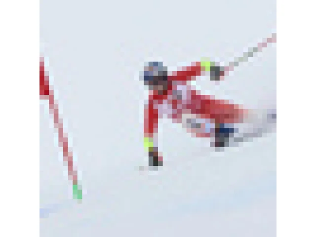 Zahajovací obří slalom v Söldenu vede po 1. kole těsně favorit Odermatt