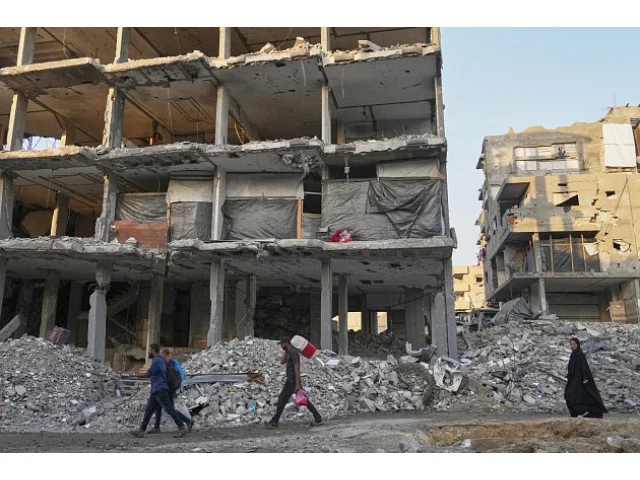 Izraelský úder na uprchlický tábor na jihu Libanonu zabil 13 lidí, uvedl Bejrút