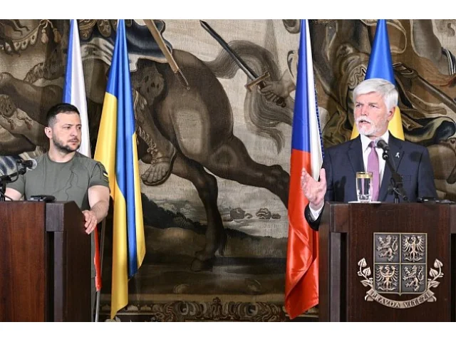 Zelenskyj mluvil s prezidentem Pavlem. Mimo jiné o české podpoře Ukrajině