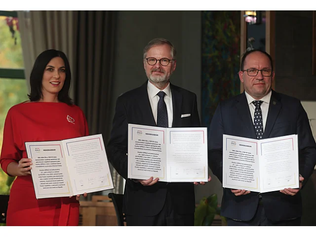 Deset lídrů ODS, dva lidovci, dva TOP 09. A mlha v boji o Prahu