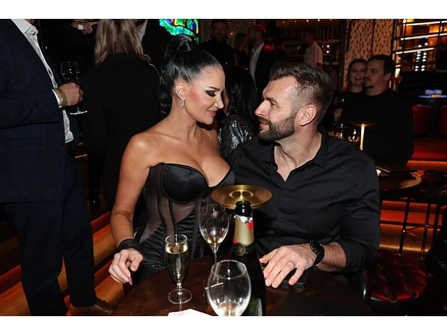 Andrea Pomeje a její brutální výstřih: Oční kontakt neudržel ani Artur Štaidl