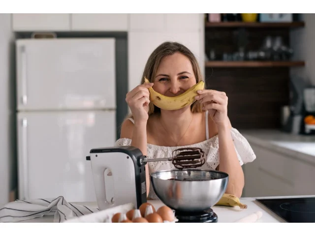 Lehký banánový koláč s ovesnými vločkami – zdravý a rychlý dezert 