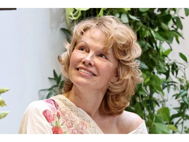 Bez líčení vypadá Pamela Anderson skvěle. Prozradila, jak se stará o svou pleť