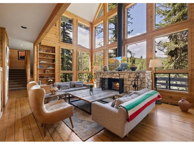 Dům v divočině plný medvědů a kojotů. Tady žil a zemřel Robert Redford