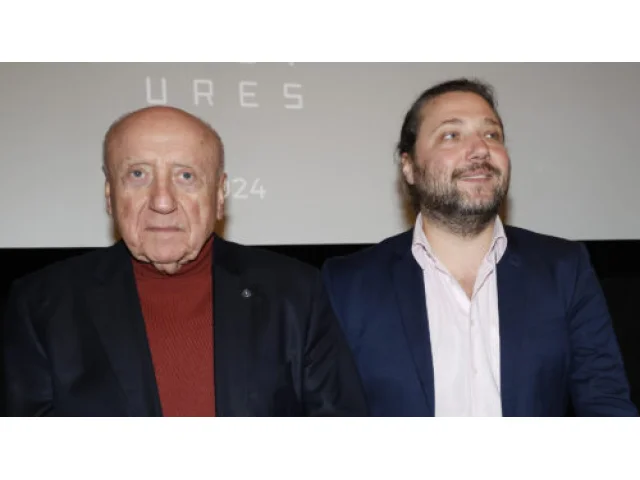 Felix Slováček uvedl, že syn musel na operaci kvůli střevům, a popsal, v jakém je nyní stavu