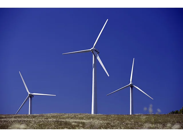 Firma plánuje větrné elektrárny u Hořic. Způsobují hluk jako šumění lesa, tvrdí