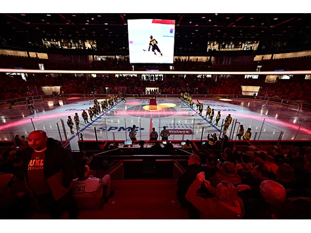 Lesklé mantinely? Nevadí. Jak Huf pokřtil Horáckou arénu nulou a Říčka dvěma góly