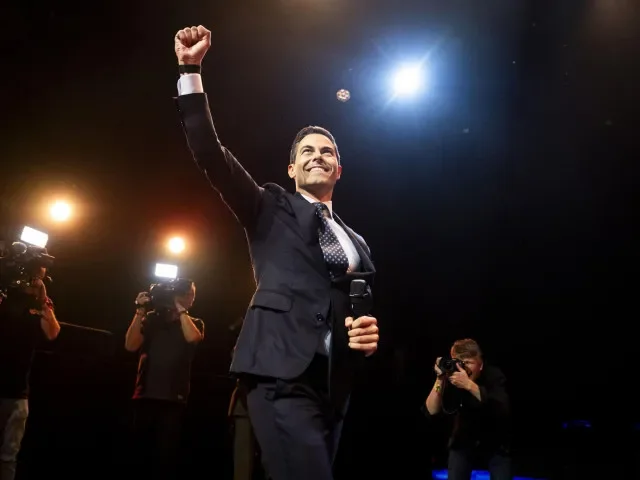 V nizozemských volbách zvítězili liberálové, Wilders těsně druhý