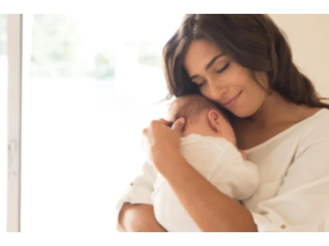 Nová služba: Porodní asistentky pomáhají maminkám přímo u nich doma