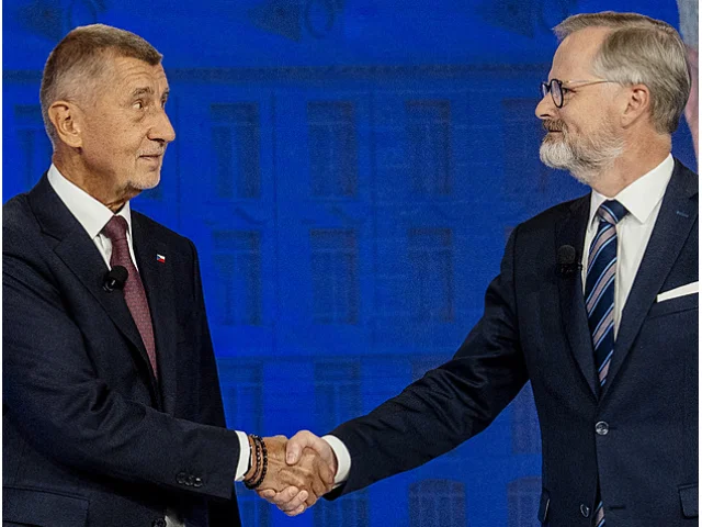 ONLINE: Jste dobrý učitel, pochválil Babiš Fialu. Premiér ocenil jeho urputnost