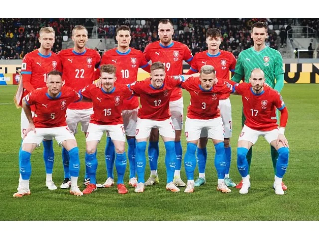 Reprezentace v Hradci: Rekordní návštěva, postup Lvíčat i upachtěné výhry áčka