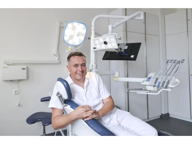 Nová revoluční metoda čištění zubů? Nesmysl, říká nejznámější český zubař