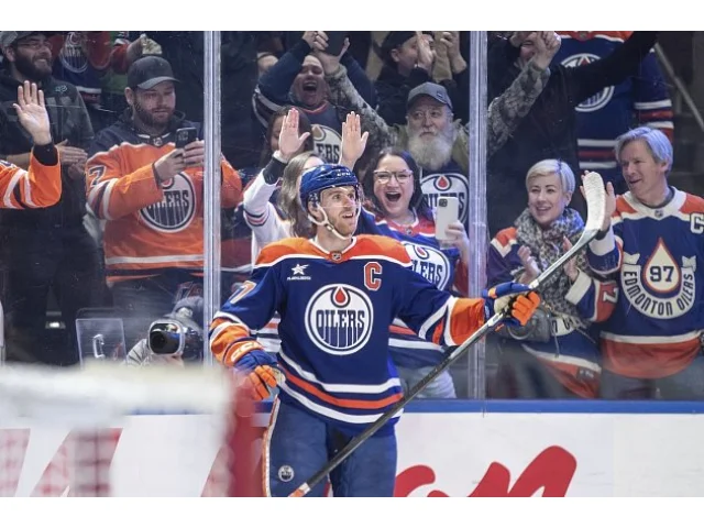 Zisk Stanley Cupu nad pohádkovým platem. McDavid prodloužil v Edmontonu