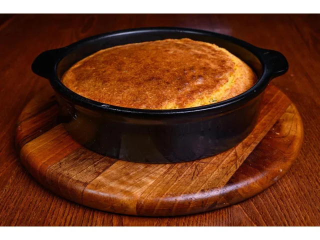 Moderní verze balkánského koláče obletěla svět. Je z čerstvé zeleniny, vajec a sýra