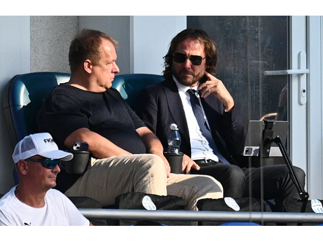 Léčba Nedvědem. Muž s aurou vylezl zpoza opony, hraje se v Černé Hoře i o trenéra?