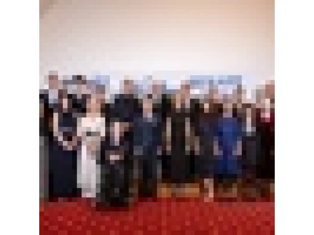 Stříbrnými medailemi v Senátu byli oceněni kněz, vědec nebo Kuchařky bez domova