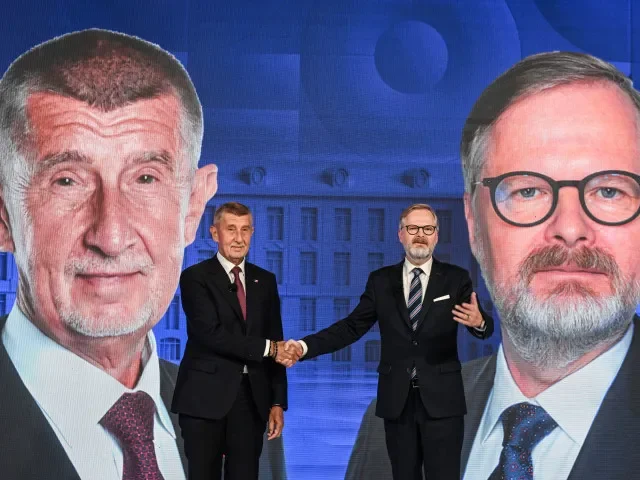 Televize mají speciální volební vysílání, večer výsledky rozebere živá Echo Porada