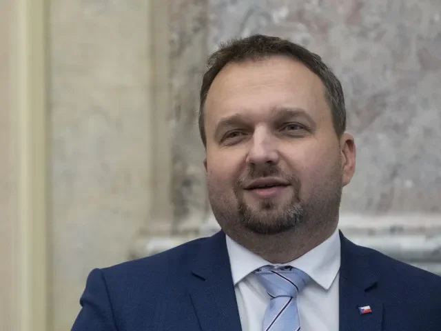 Starobní důchod se zvýší o 668 korun, zavedou se také minimální důchody, oznámil Jurečka