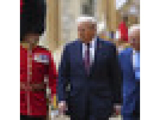 Trump zahájil oficiální část návštěvy Británie, přistál ve Windsoru