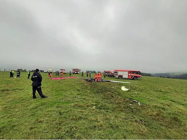 Na Šumpersku se zřítil ultralehký letoun a začal hořet, pilot zahynul