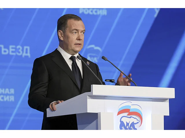 Medveděv označil Haška za rusofoba. Dej si pozor při přecházení silnice, vzkázal mu