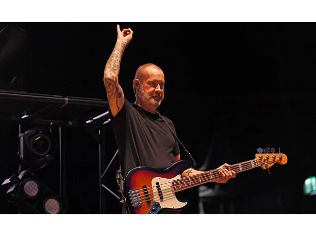 Ležel tváří v kaluži krve. Tísňový hovor odhalil detaily smrti baskytaristy Limp Bizkit