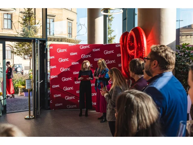 Hurá, Glanc slaví: 19. narozeniny proběhly ve velkém stylu a nechyběli Petr Kolečko s Anetou Vignerovou