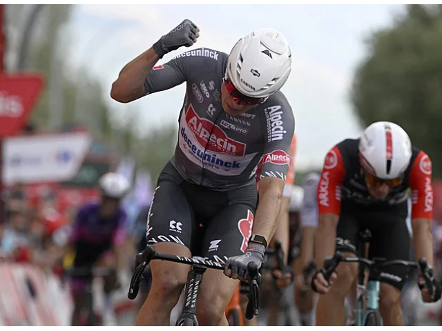 Philipsen má na Vueltě etapový hattrick, Otruba je bojovníkem dne