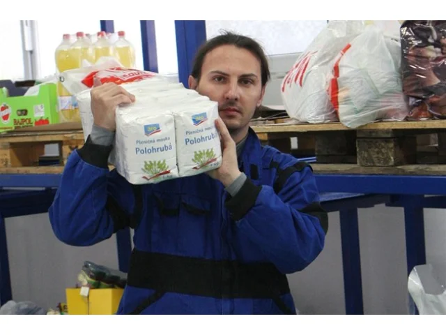 Potravinová pomoc je v kraji dostupnější, potřební dostávají balíčky na míru
