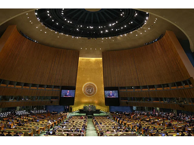 Rusko se bude vždy bránit, pohrozil Lavrov Západu na Valném shromáždění OSN