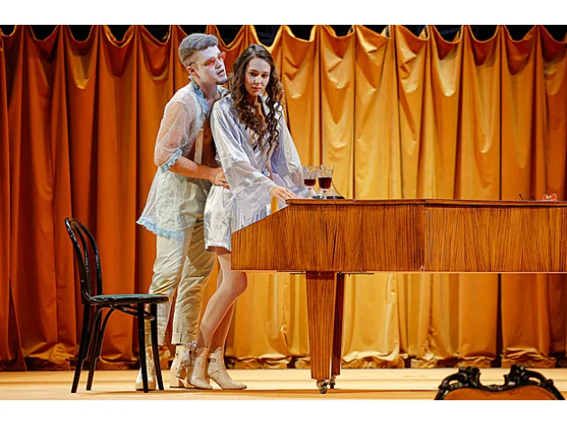 Moliére jako hlavní postava. Text dramatu pokřtil herec v pařížské kašně