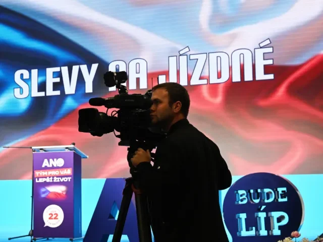 Po sečtení většiny okrsků je na prvním místě ANO před SPOLU, STAN, Piráty, SPD a Motoristy