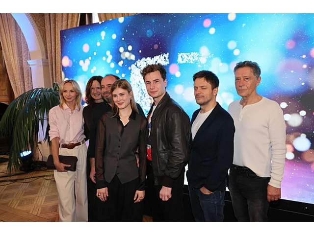 Dcera Schneiderové a Švehlíka jako štědrovečerní princezna: Recenzí se bojím, říká Sofie