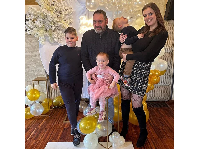 Kokta ukázal děti s kolou. Drsná reakce babičky Moniky: Celá rodina je tlustá!