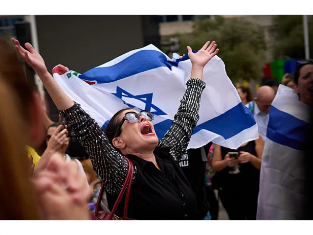 Izrael schválil dohodu o příměří v Gaze. Není jasné, zda zastavil i palbu