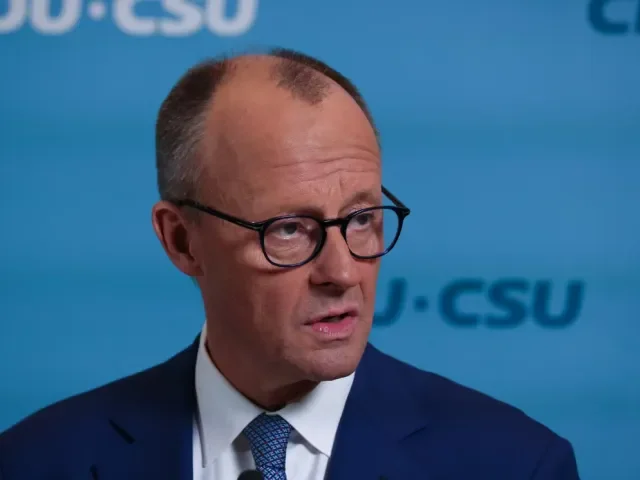 Trumpova celní hrozba se blíží, EU doufá, že domluví 15 %. „Umíme také přitvrdit“