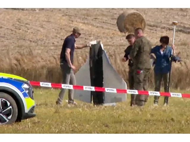 Nezodpovědné, reaguje Kreml na varování Západu o sestřelování ruských letadel