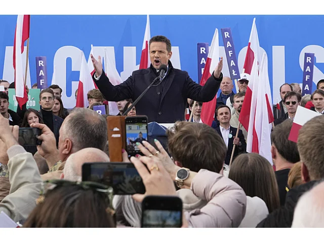 Dostane Bonjour hák od trumpovského boxera? Poláci se chystají na klíčové volby
