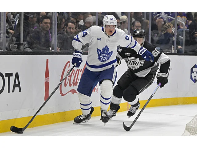 Češi vyhlíží Kämpfa. Snad ho co nejdřív pustí, líčí Šlégr. Během dne volá do zámoří