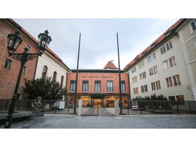 Kdo povede Univerzitu Karlovu? Králíčková má jednoho hlavního soupeře, navzdory řadě chyb je stále ve hře