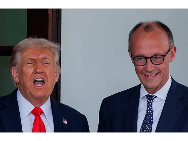 Díky Leyenové se podařilo odvrátit obchodní konflikt, vítá dohodu s Trumpem Merz