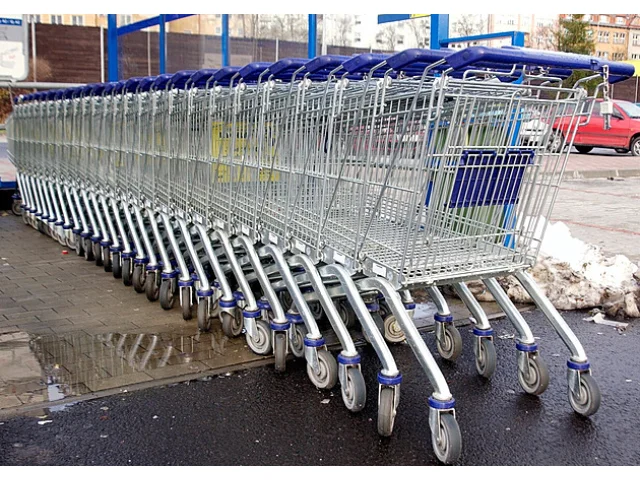 Otevírací doba 28. října 2025. Jaké obchody budou mít zavřeno a kde nakoupíte