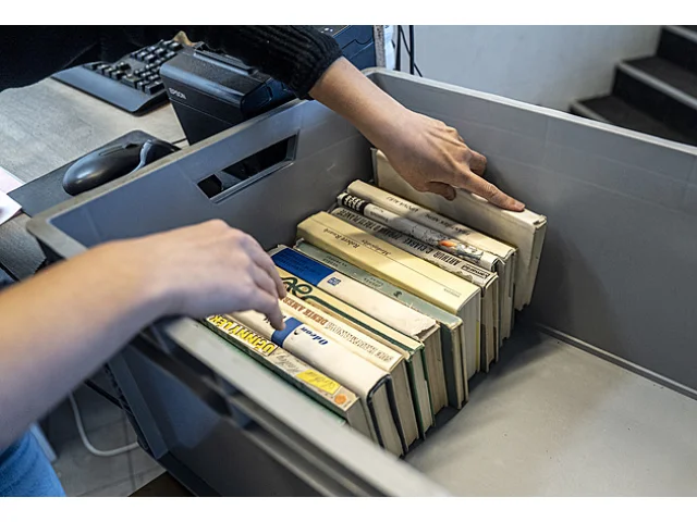 Obrana Knihobotu před spisovateli. Jejich kritika má jediné racionální opodstatnění