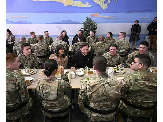 Vance přijel do Grónska a zkritizoval Dány. Evropa převzetí pochopí, tlačí Trump