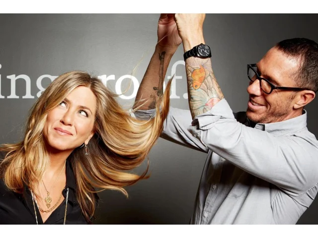 Na tyto vlasové triky přísahá i Jennifer Aniston. Rady hvězdného kadeřníka si bere k srdci i Miley Cyrus