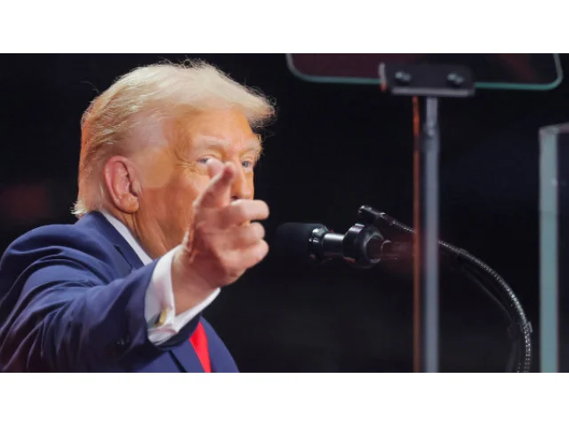 „Už to nemůžeme oddalovat.“ Trump vyzval k vyšetřování svých politických odpůrců, demokraté se bojí diktatury