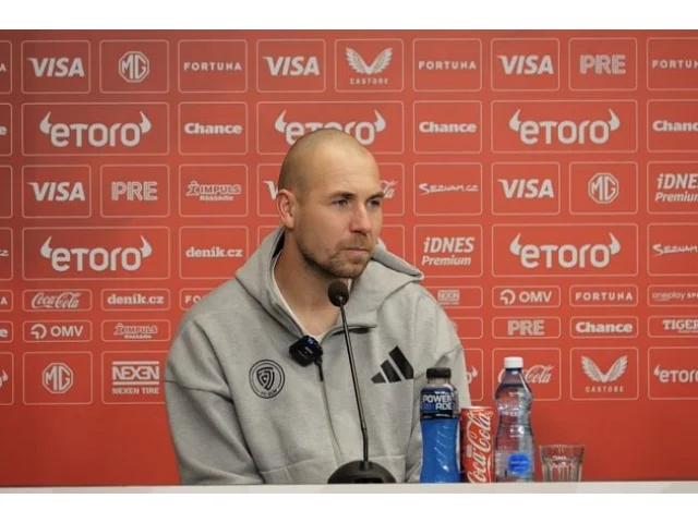 Co se děje? ptal se Dostál. Proti Slavii poprvé neinkasoval: Nic na mě nešlo