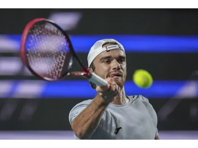 Komplikace před Davis Cupem? Macháče nepustí na generálku problémy s kolenem